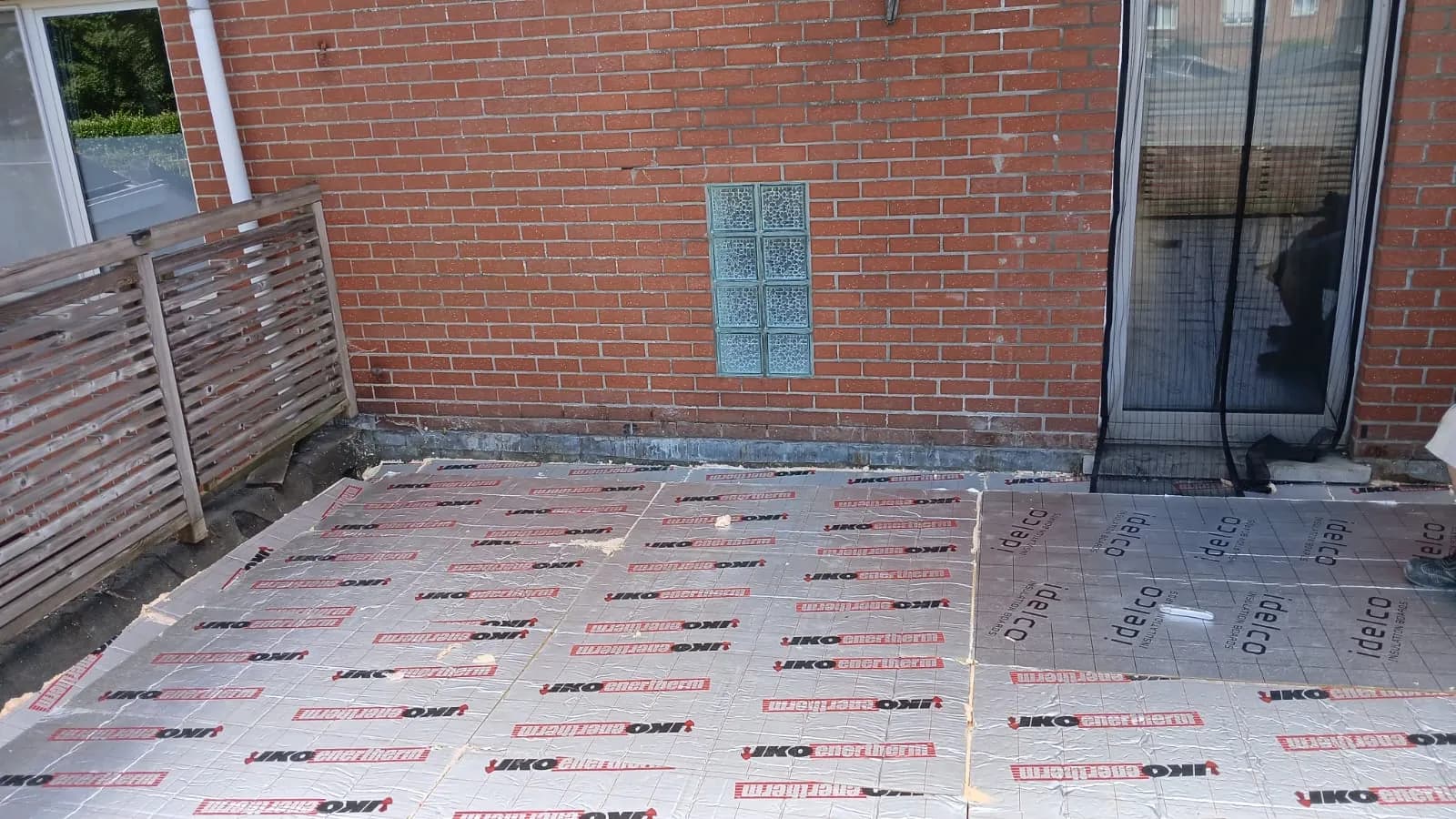Dakisolatie en onderdak tijdens de werken