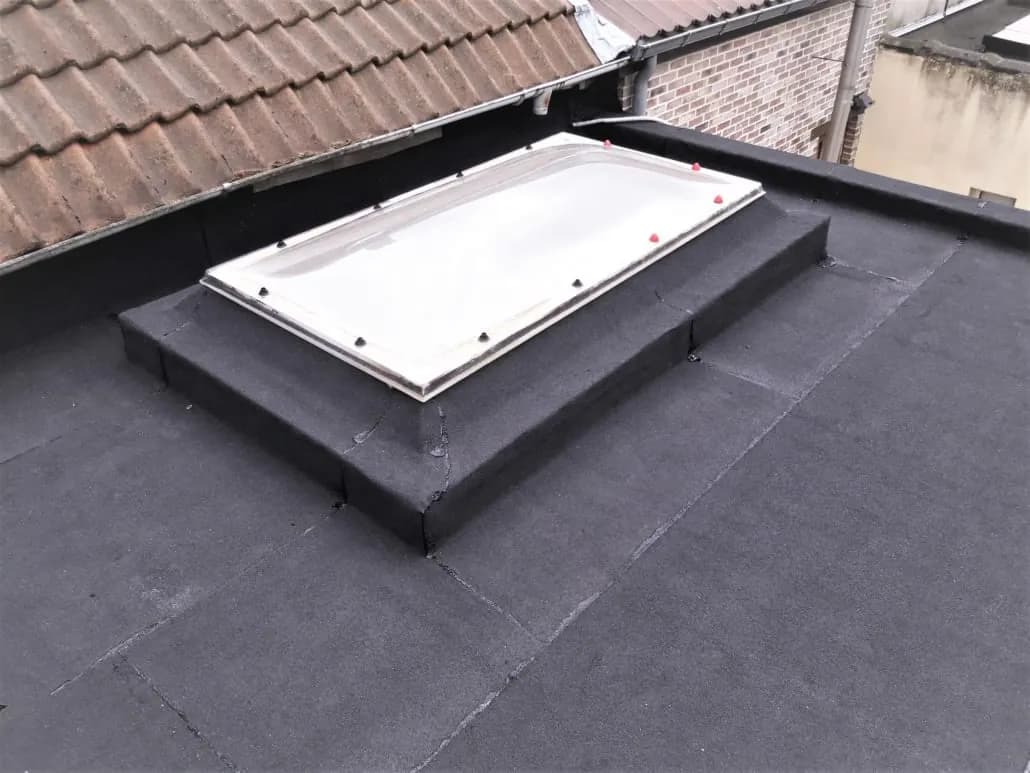 EPDM plat dak met lichtkoepel, geplaatst door MKB Dakwerken